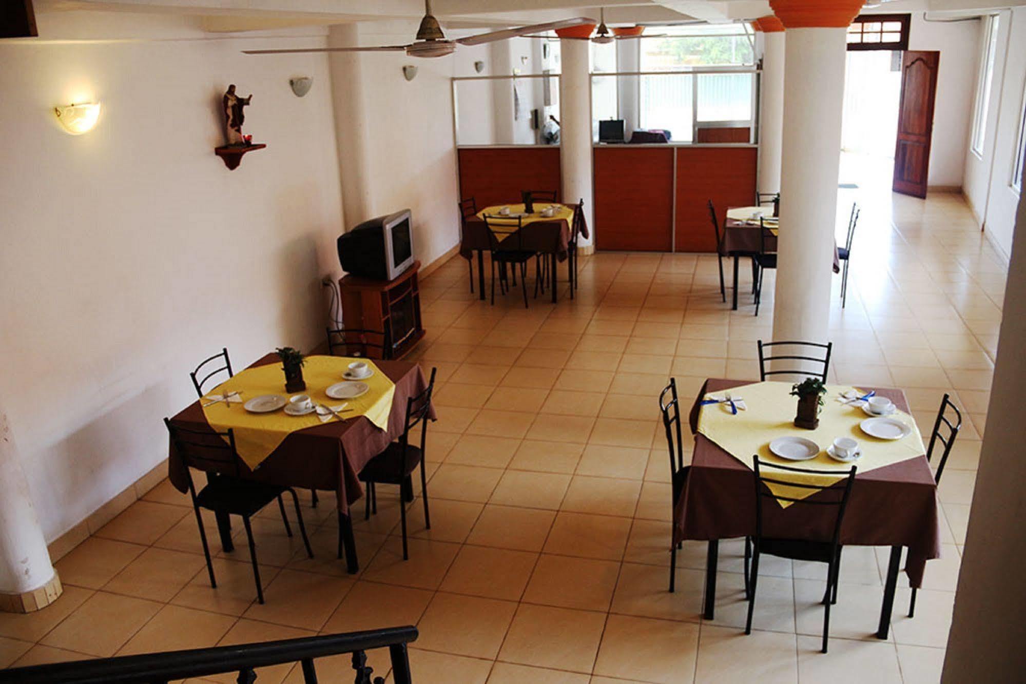 Hotel Red Rose Negombo Eksteriør billede