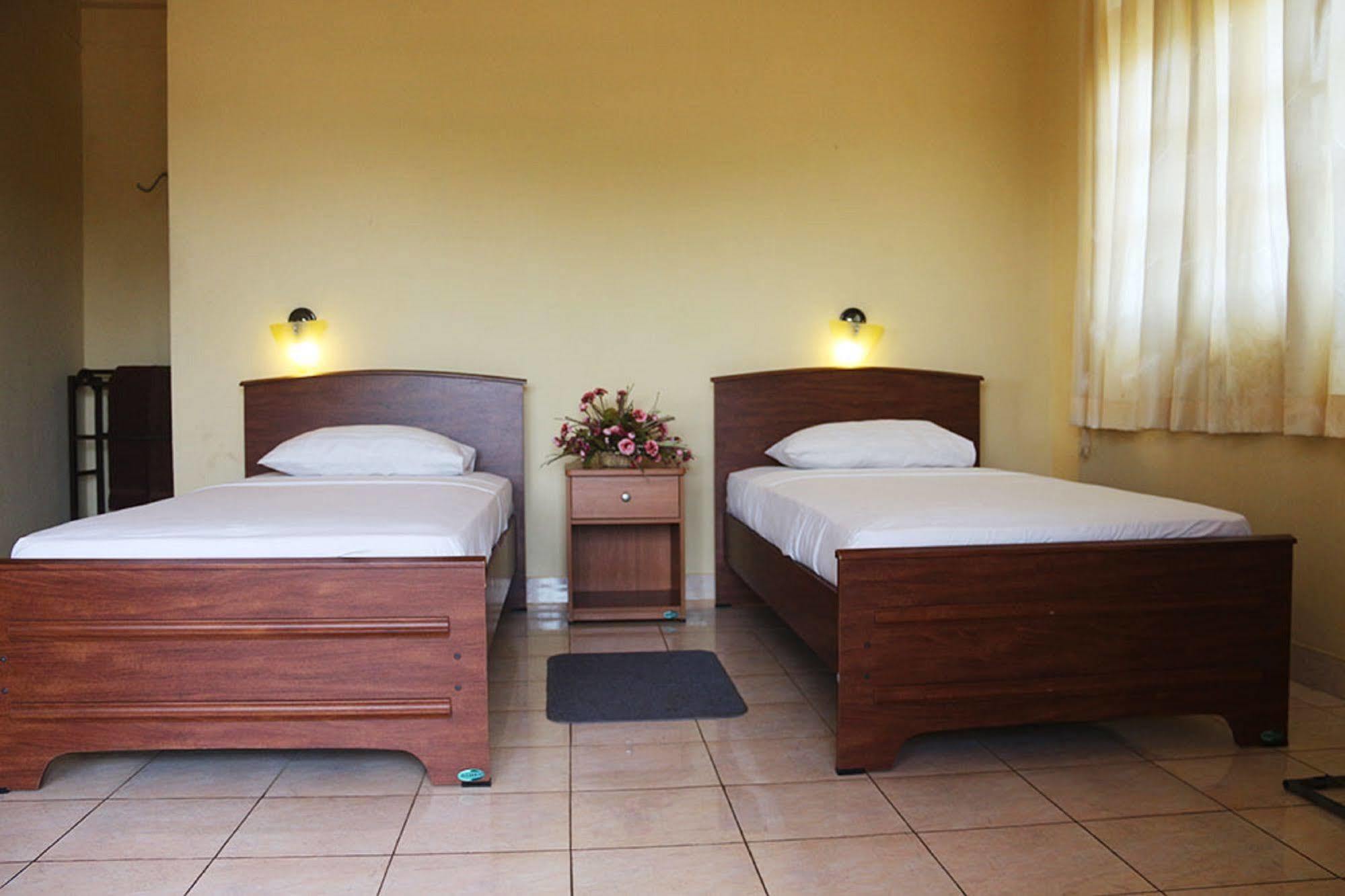 Hotel Red Rose Negombo Eksteriør billede