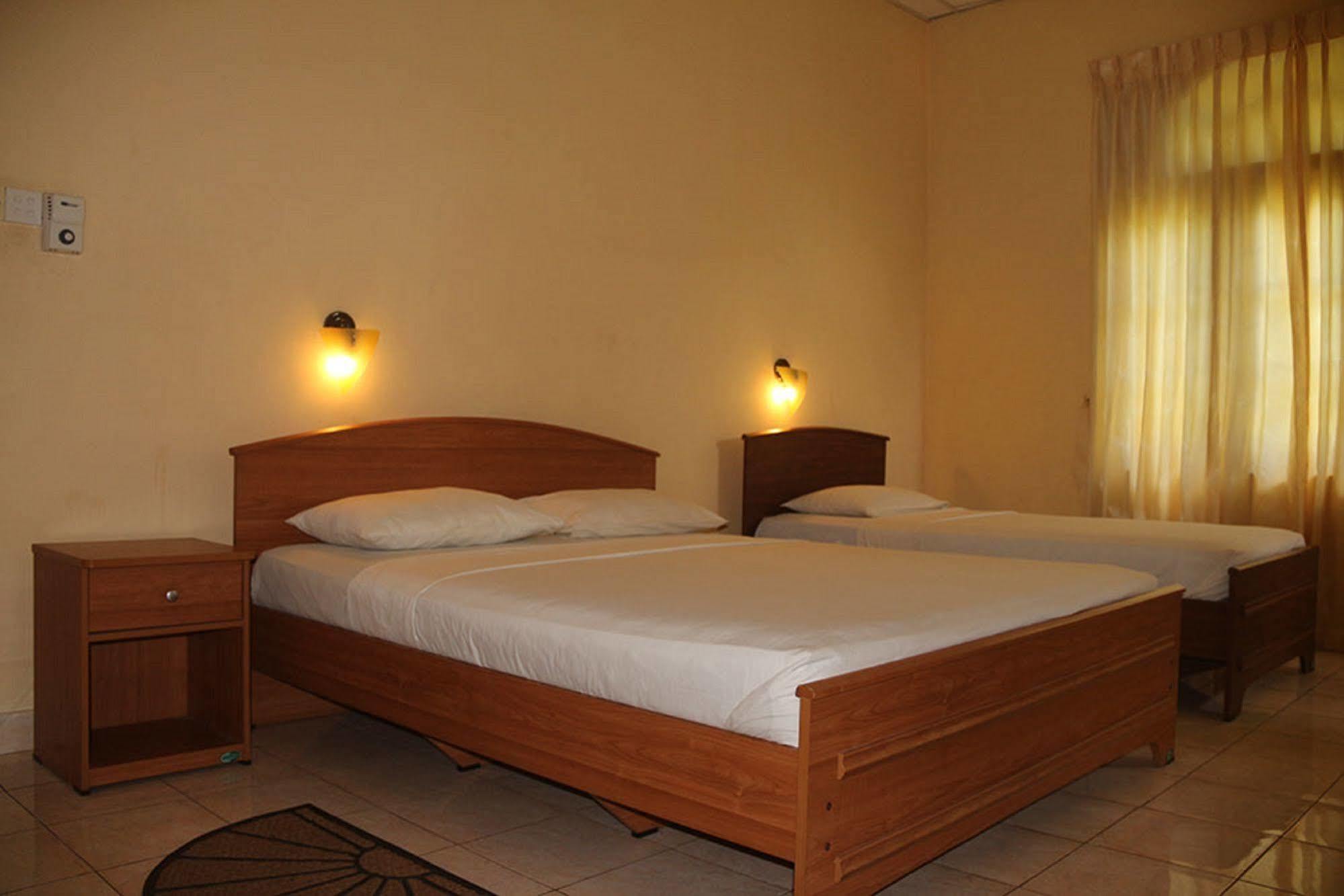 Hotel Red Rose Negombo Eksteriør billede