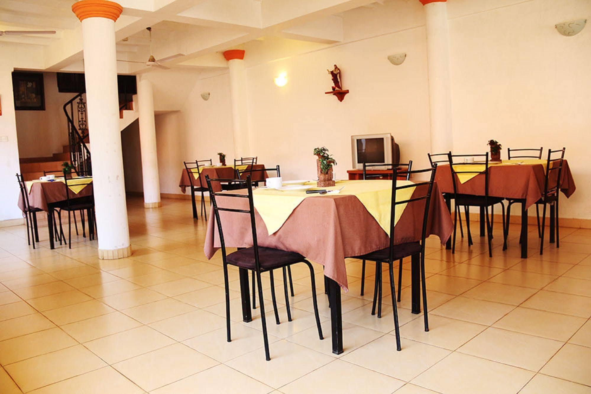 Hotel Red Rose Negombo Eksteriør billede
