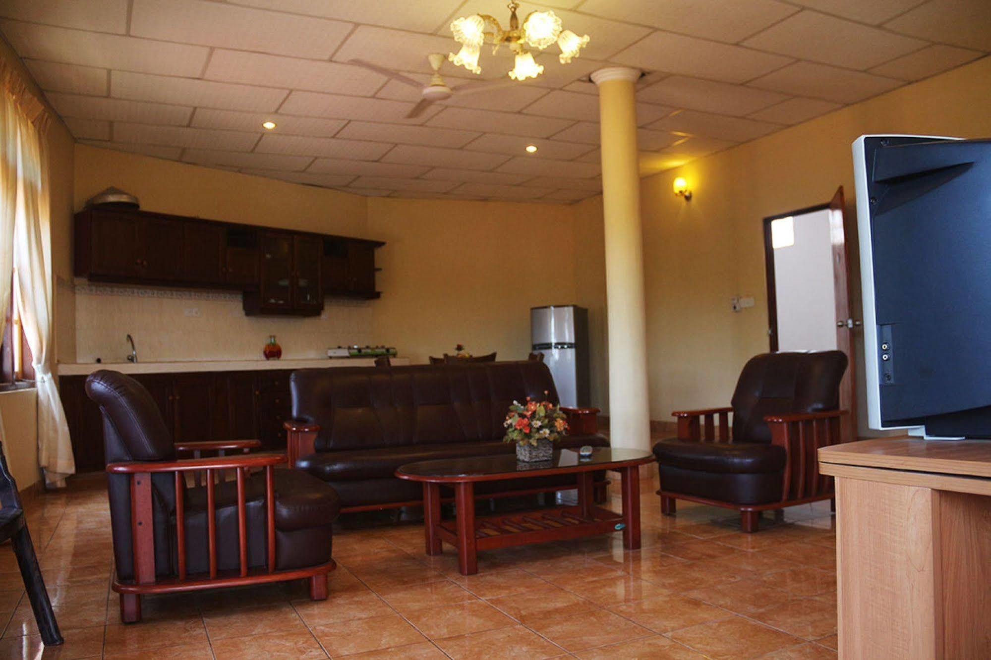 Hotel Red Rose Negombo Eksteriør billede