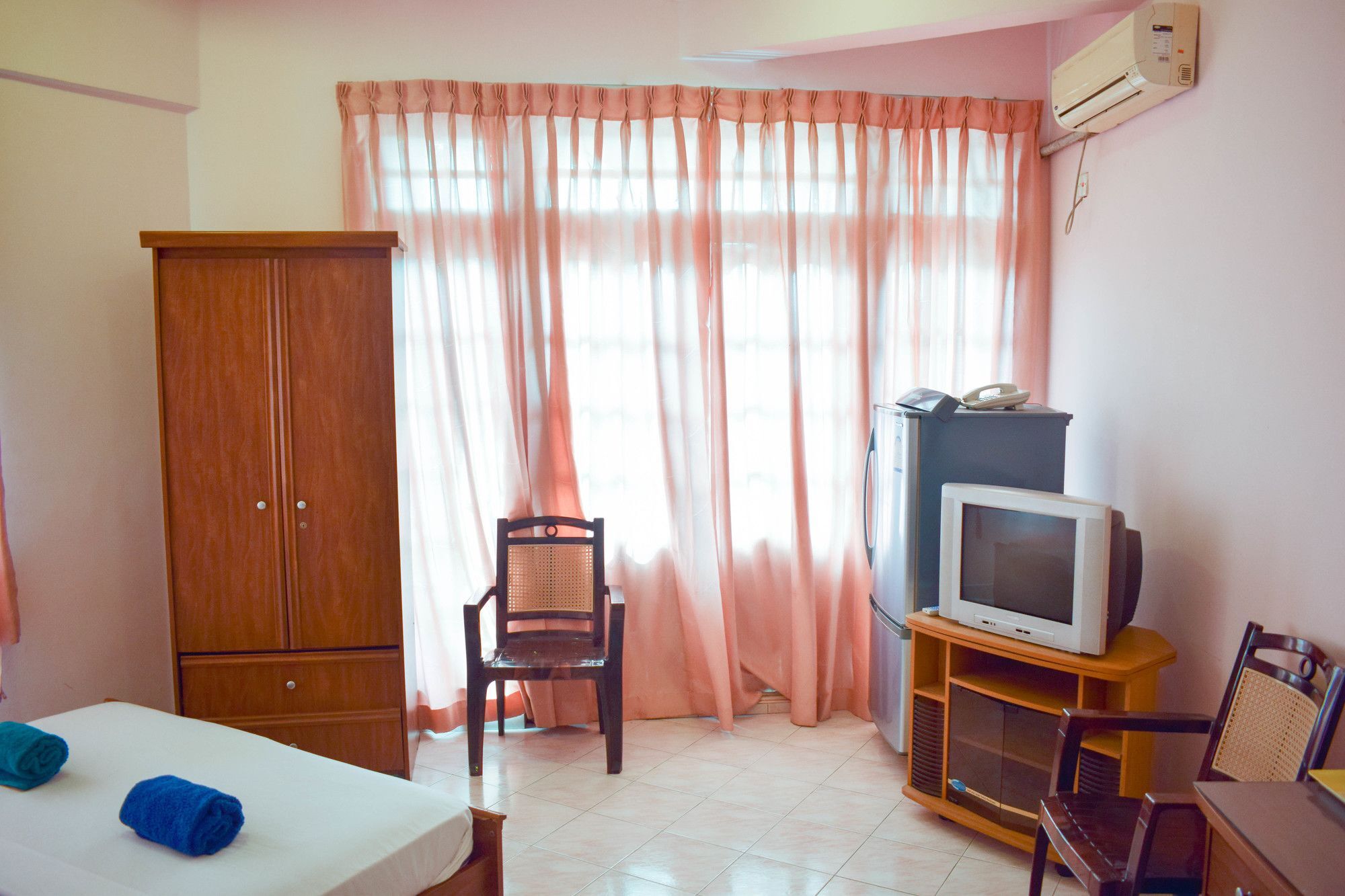 Hotel Red Rose Negombo Eksteriør billede